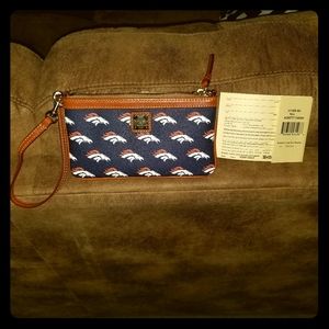Dooney & bourke wallet